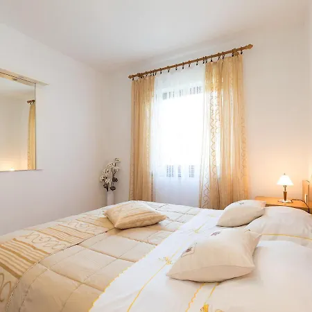 Olea Apartment *